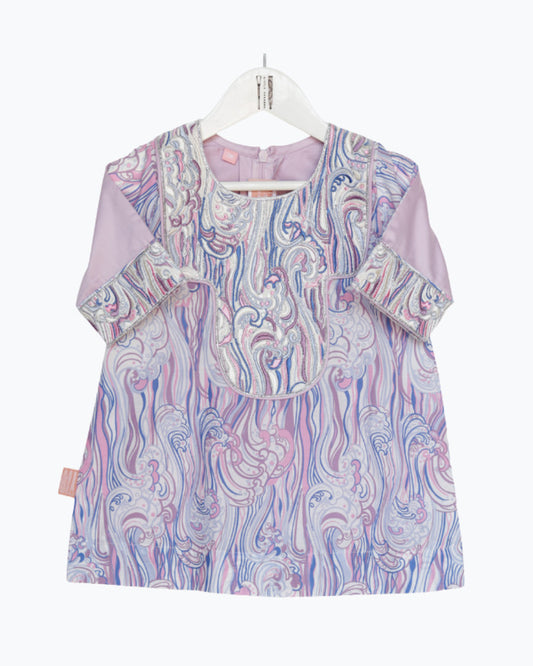 Model wears Waves Lilac