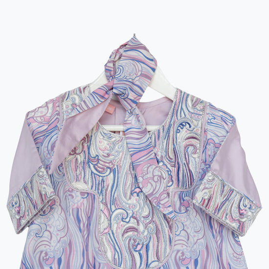 Model wears Waves Lilac