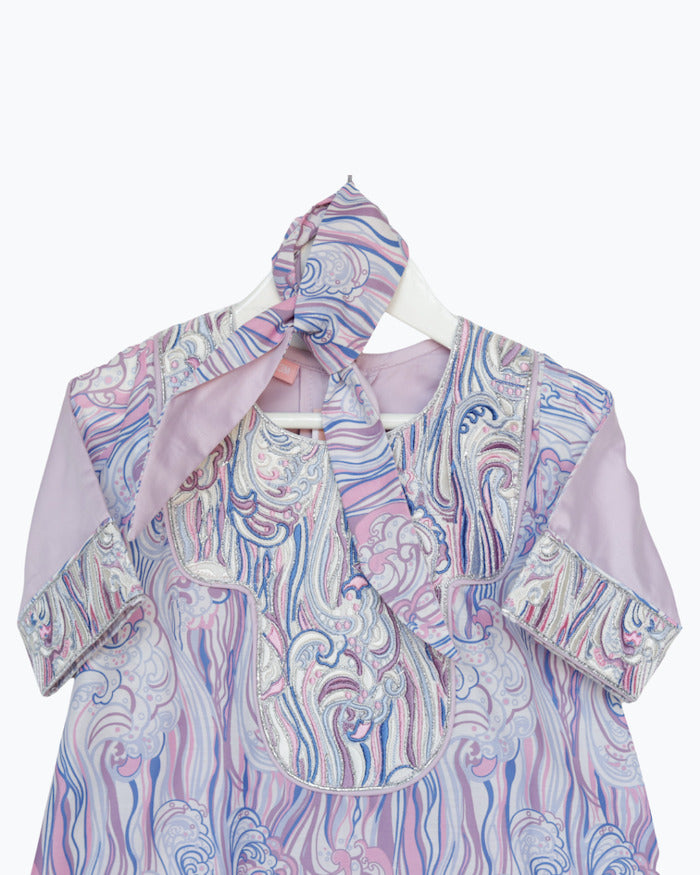 Model wears Waves Lilac