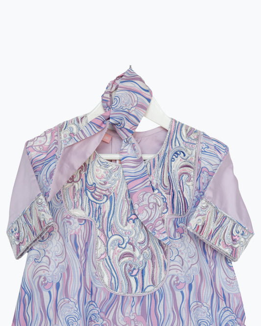 Model wears Waves Lilac