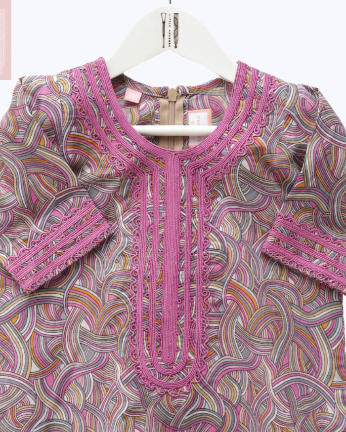 Model wears Pink Lines Hudoob