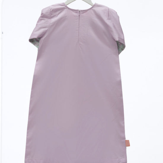 Model wears Lilac And Green Hyde Park