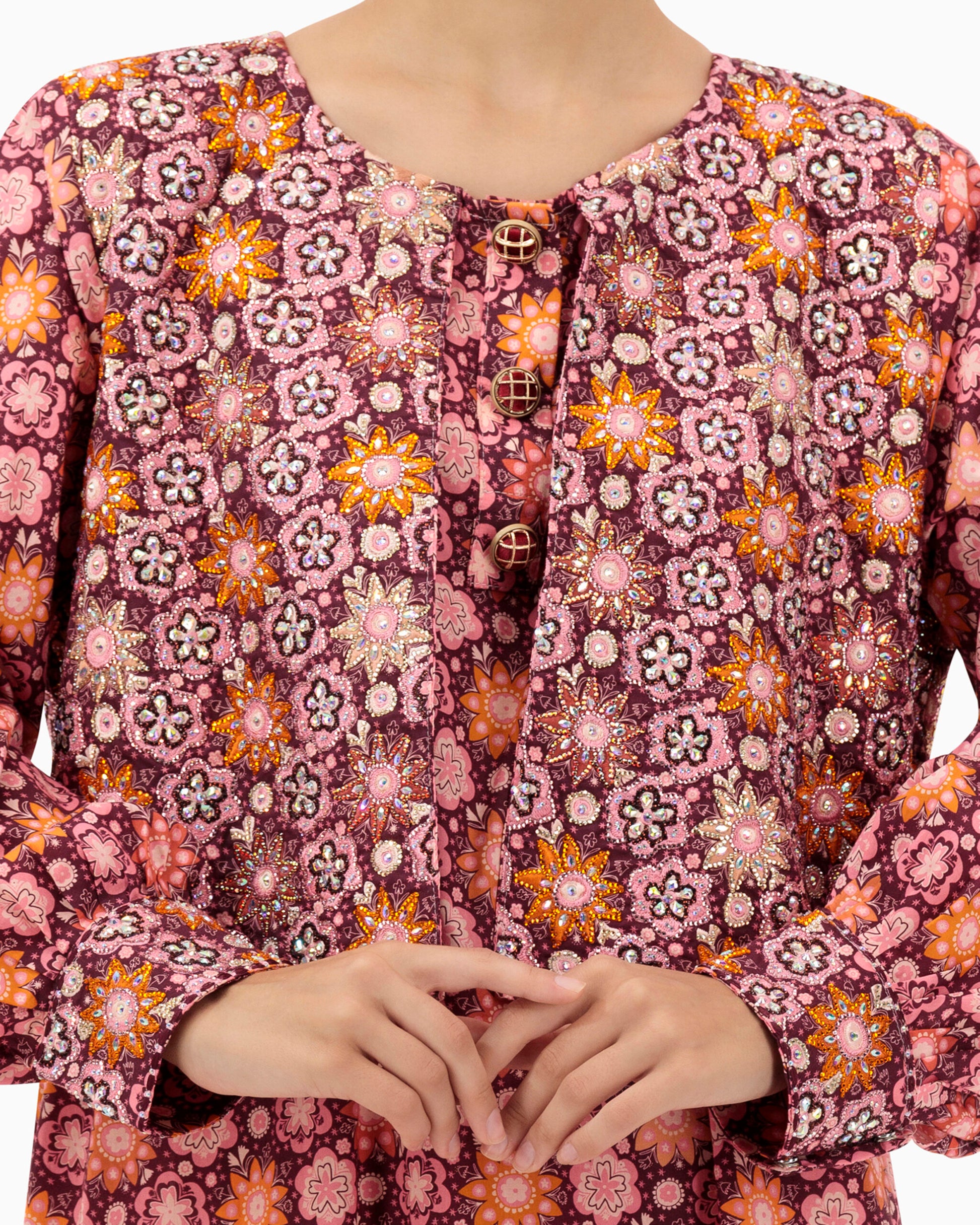 Model wears Kaftan | Maroon with Pink