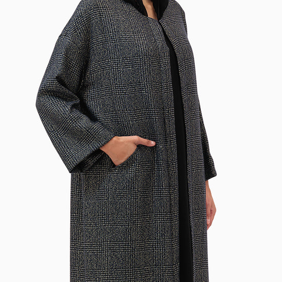 Model wears Black Chequered Abaya