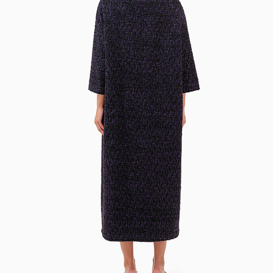 Model wears Purple Abaya