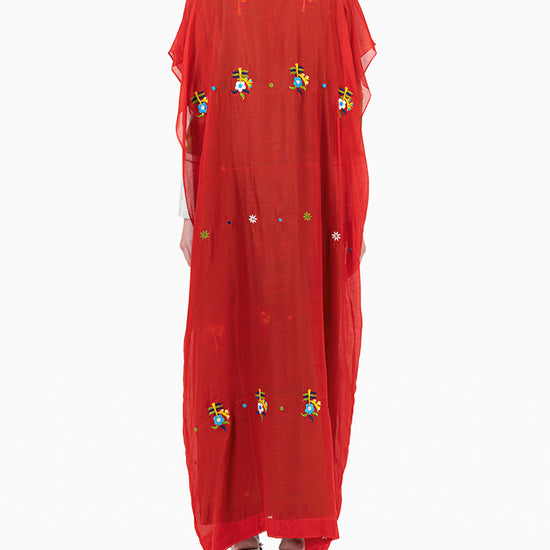 Model wears Green Talli With Red Thob