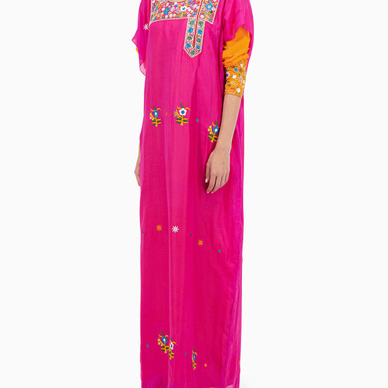 Model wears Orange Bird With Pink Thob