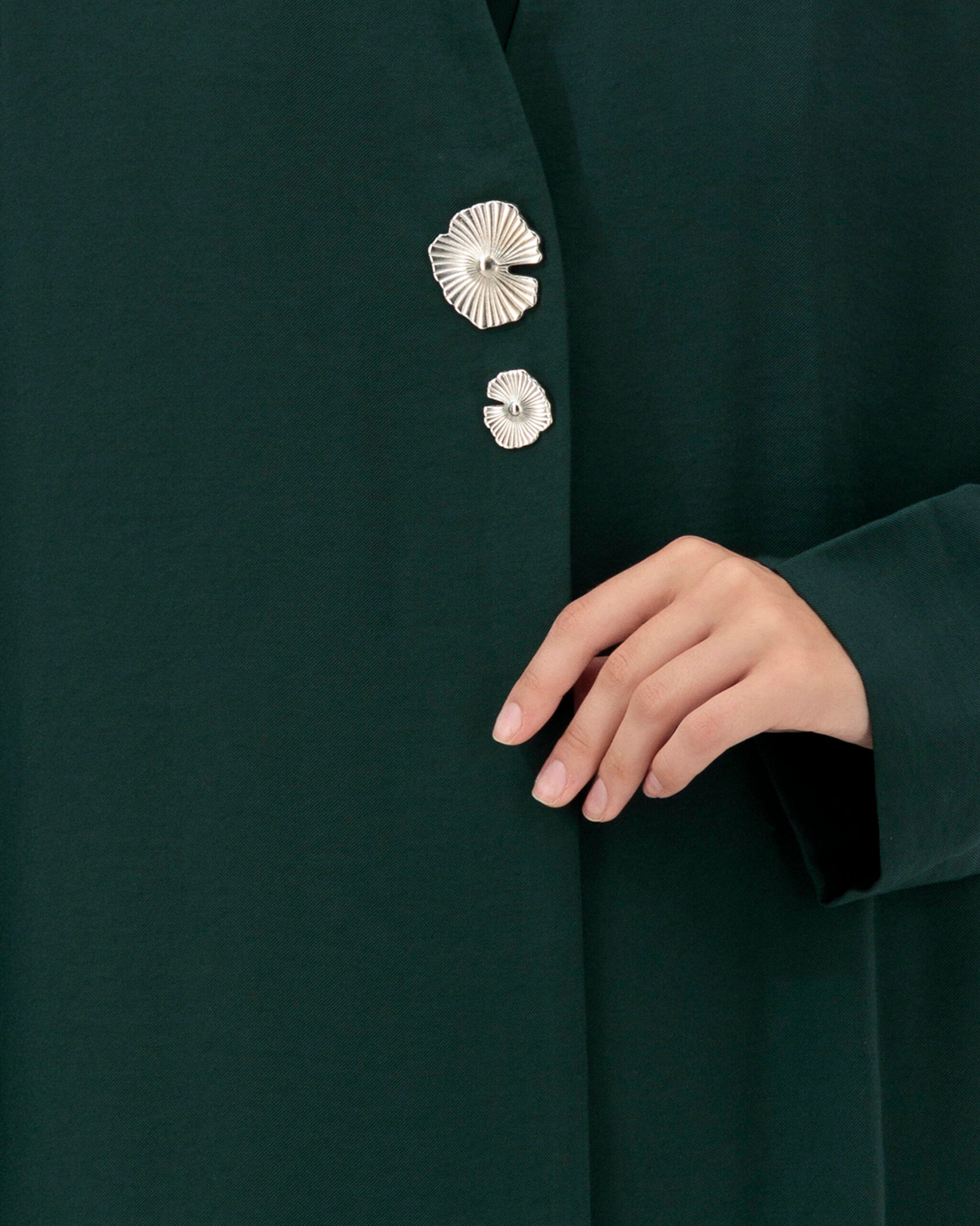 Model wears Alanood | Green