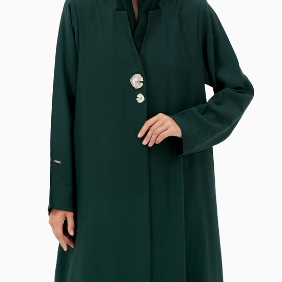 Model wears Alanood | Green