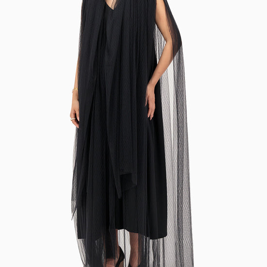 Model wears Black Wedding Abaya