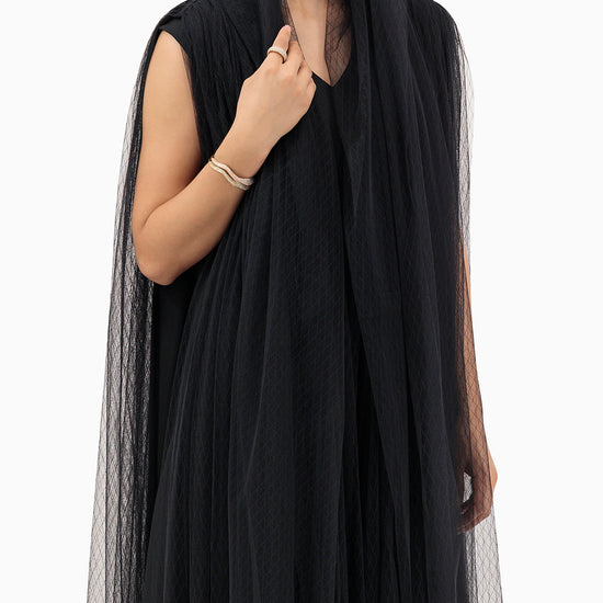 Model wears Black Wedding Abaya