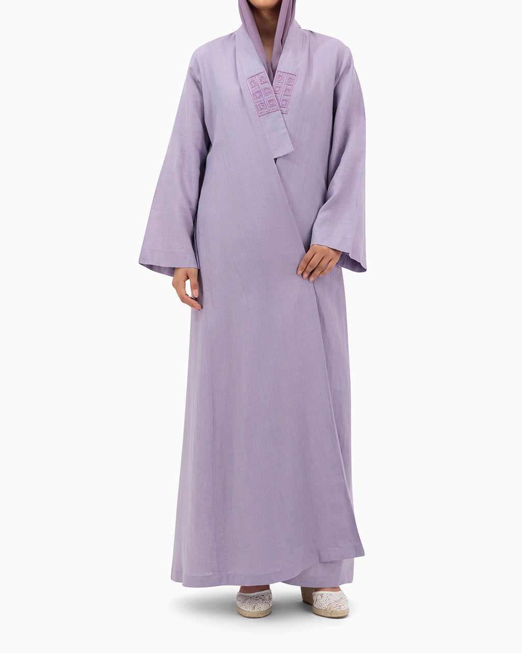 Model wears Purple Linen Abaya